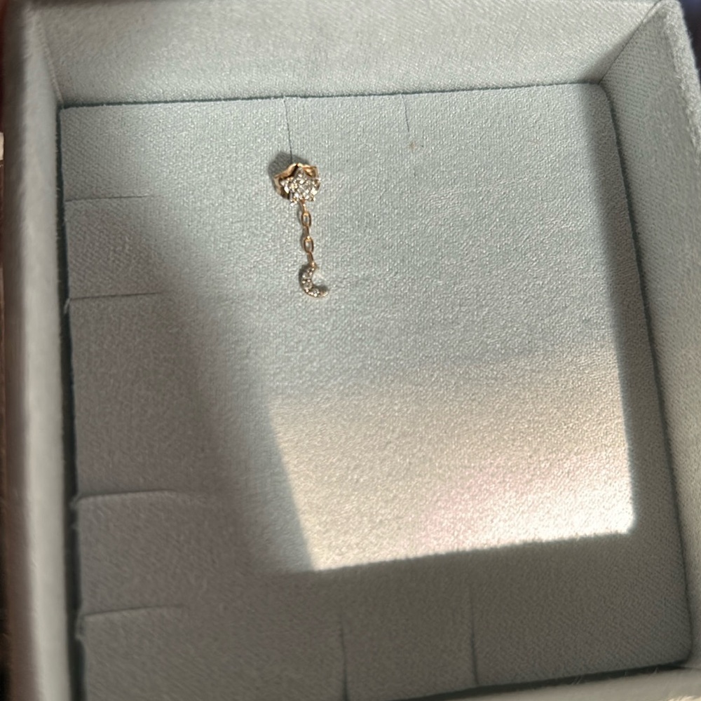 Elegant Gold and diamond Drop Earrings